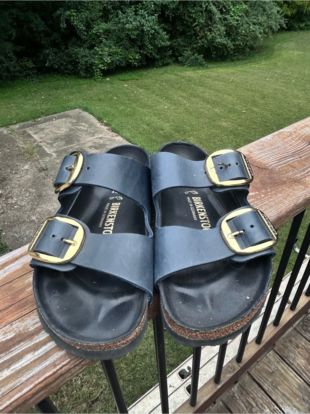 Birkenstock Arizona big buckle sandal women’s 8 - Navy